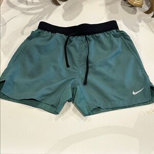 Nike dry fit boys small Teal Athletic Shorts